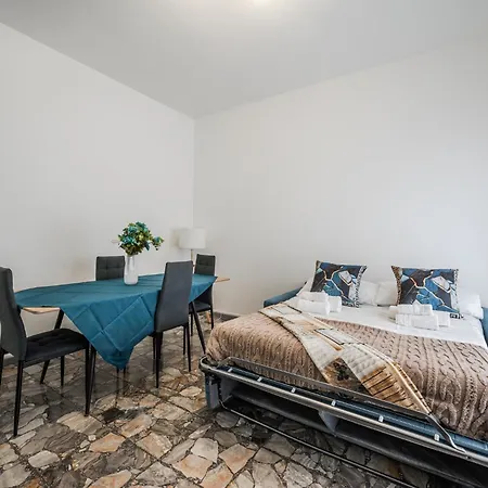 Smart Near Policlinico & Center Affittacamere Modena