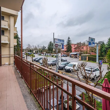 Smart Near Policlinico & Center Affittacamere *