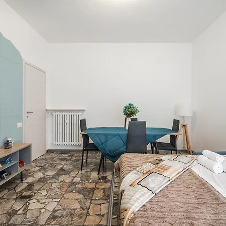 Smart Near Policlinico & Center ゲストハウス モデナ