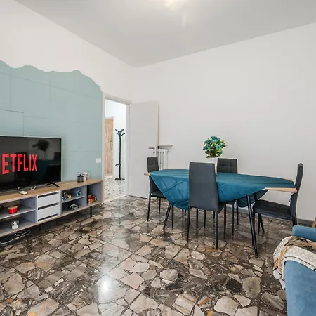 Smart Near Policlinico & Center ゲストハウス *